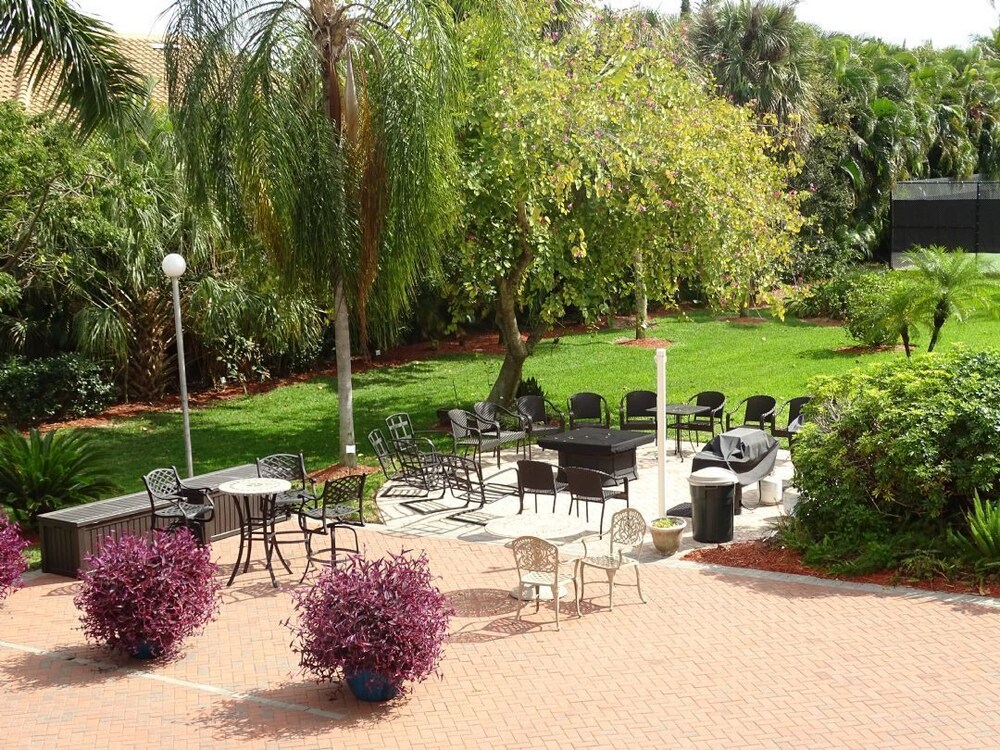 Beachy Marco Island Condo with Resort Amenities in Marco Island, United States