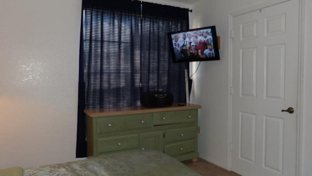 3BR 2BA Townhome Close to Disney Kissimmee - photo 4