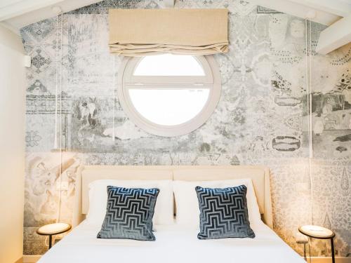 Residenza Carlotta Luxury And Design Beside Arno — 4-Star Luxury Hotel in Florence, Italy