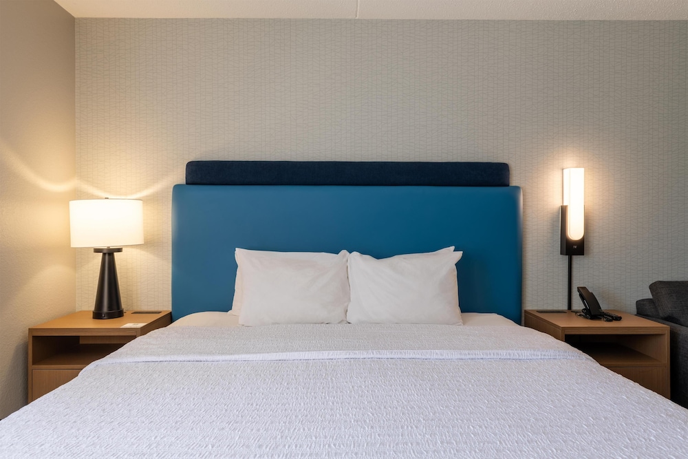 Hampton Inn Portsmouth Central - photo 19