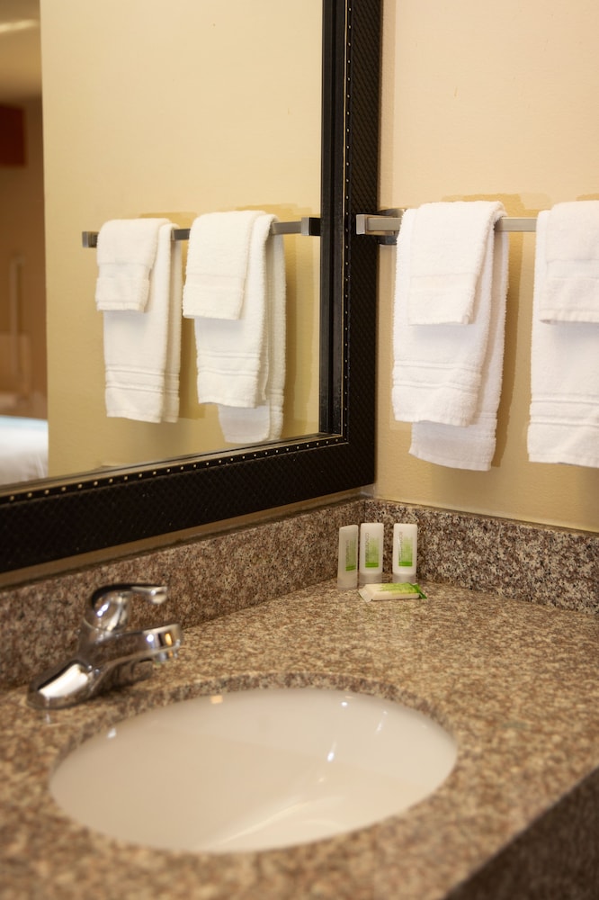 AmericInn by Wyndham Pampa Event Center - photo 16