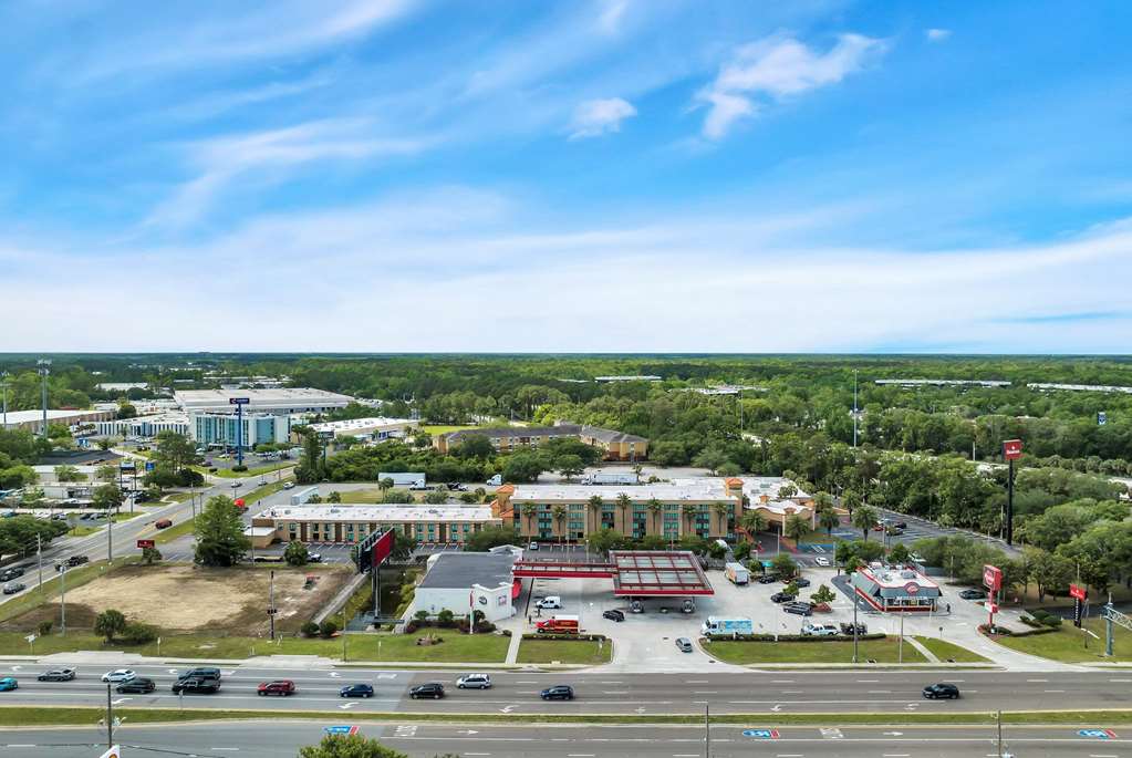 Ramada by Wyndham Jacksonville I 95 by Butler Blvd - photo 7