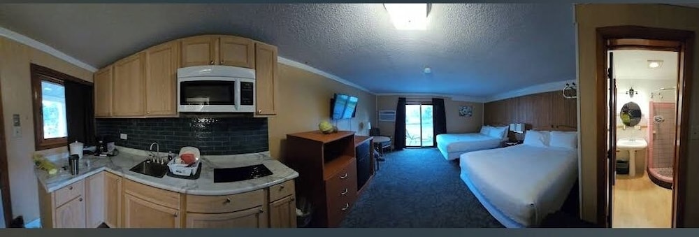Hampton Motel — Hampton