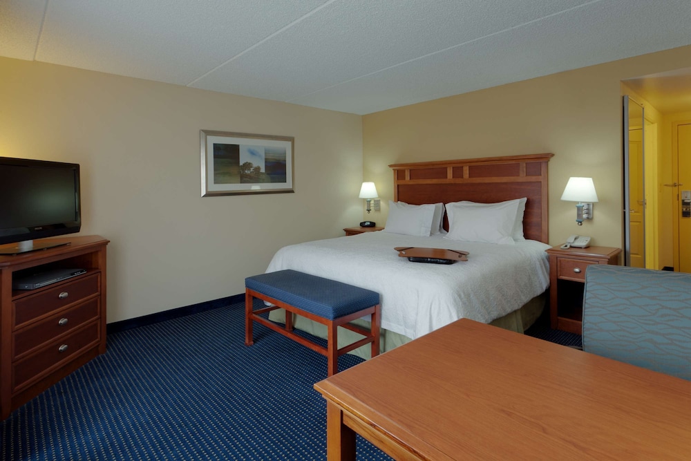 Hampton Inn Warrenton - photo 10