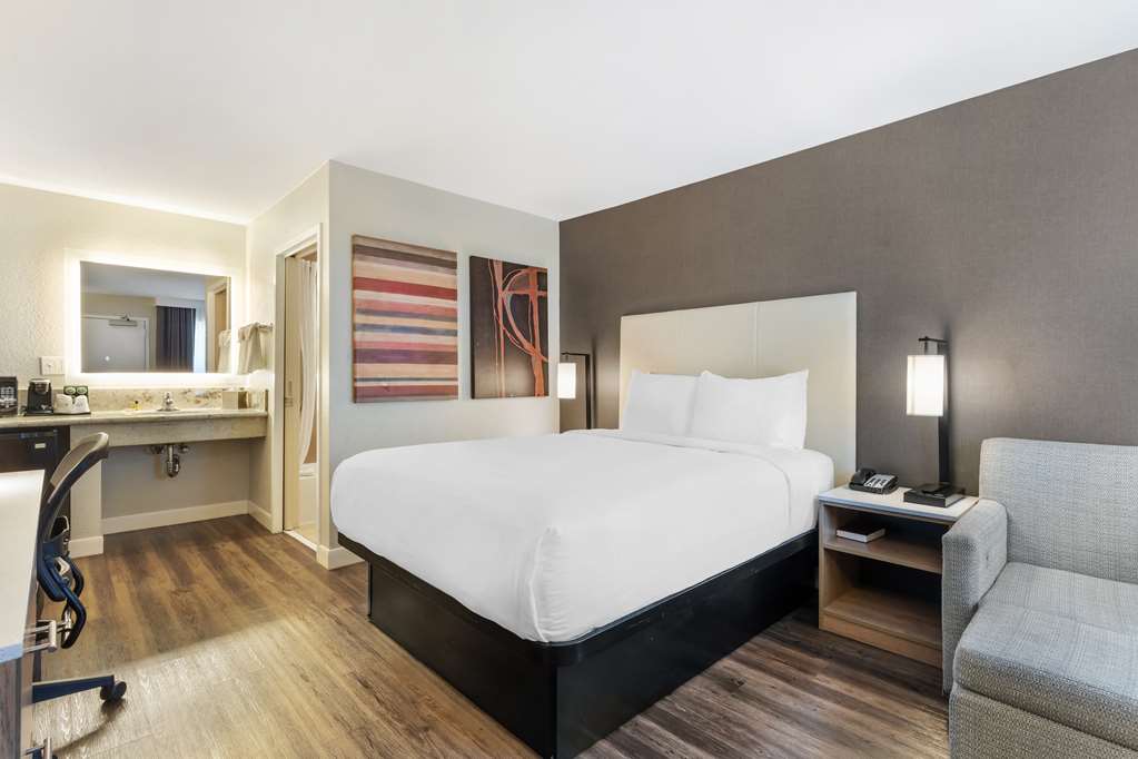 Best Western Plus Rancho Cordova Inn - photo 40
