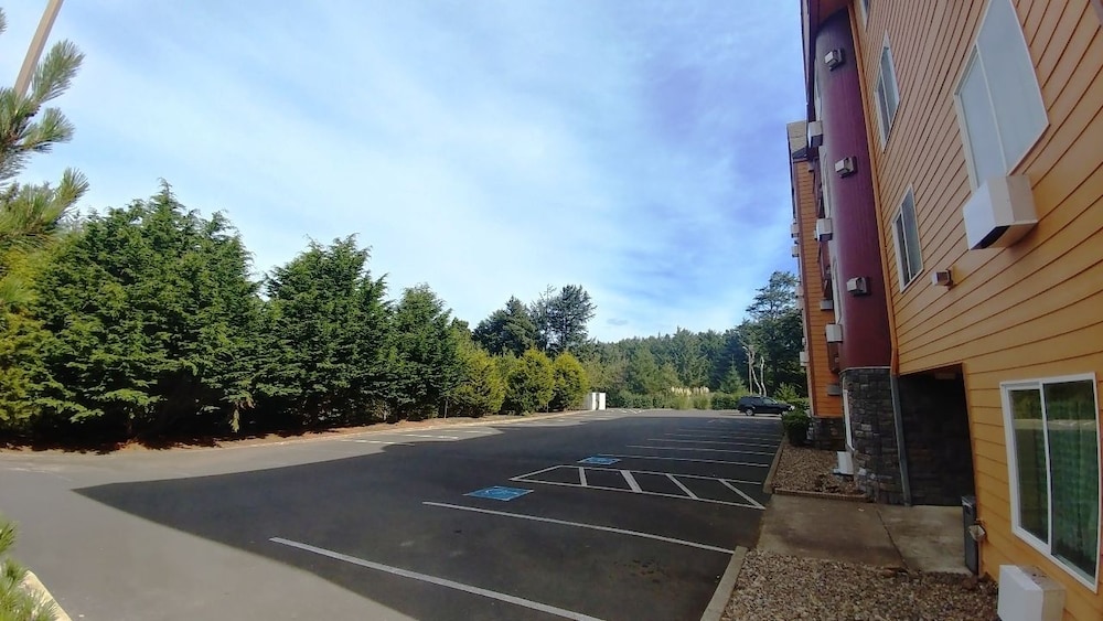 Palace Inn Suites Lincoln City - photo 32