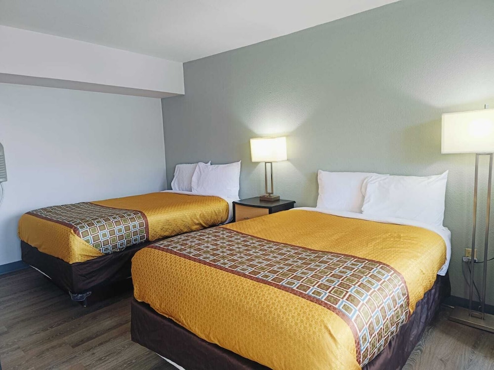 Lawton Hotel - photo 11
