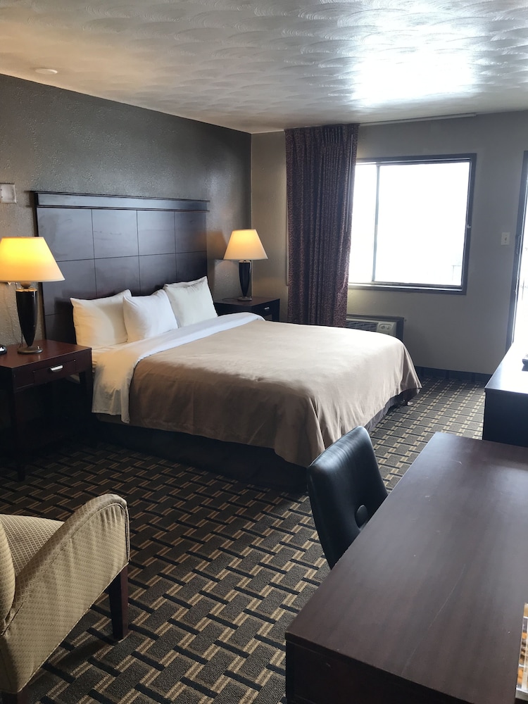 Travelodge By Wyndham Evanston - photo 12