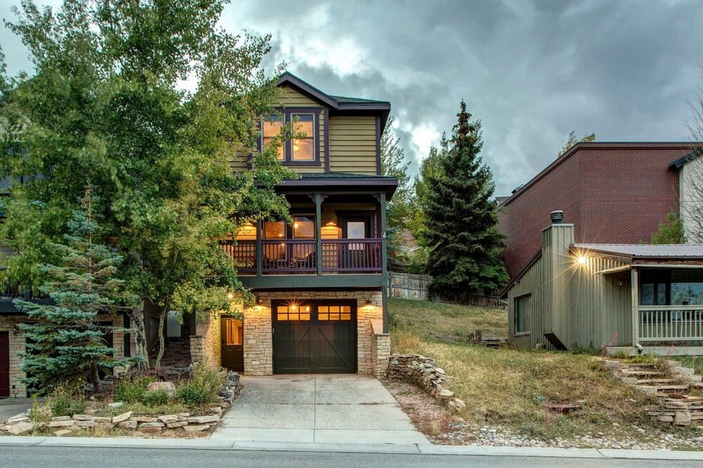 Abode On Empire in Bridgeport, United States