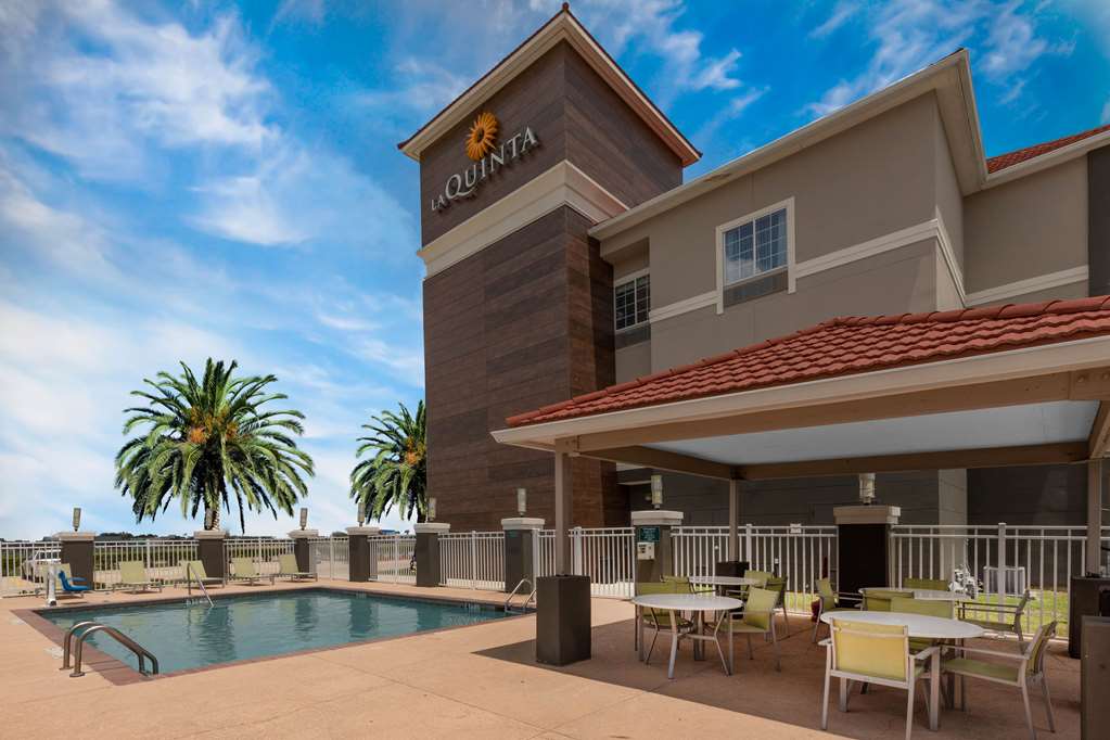 La Quinta Inn & Suites by Wyndham Port Lavaca - photo 12