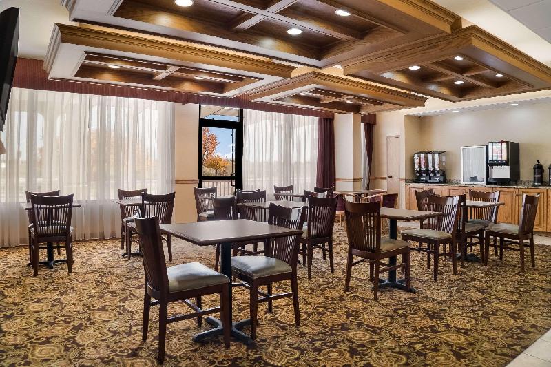 Quality Inn & Suites - photo 43