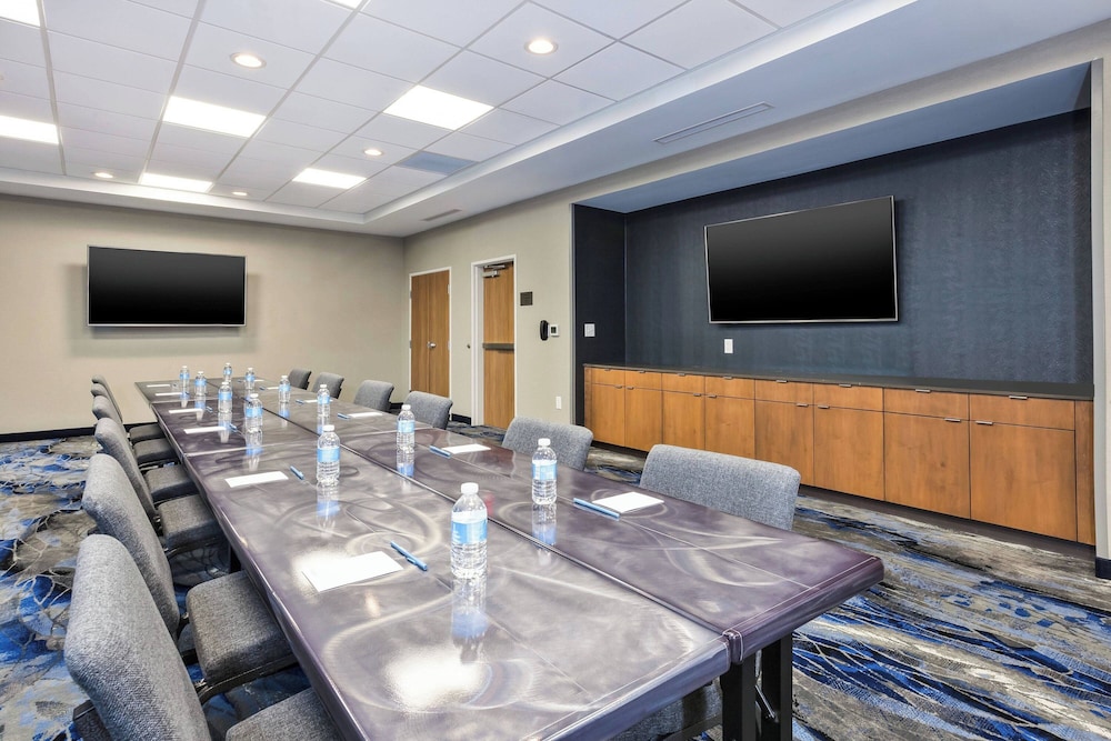 Fairfield Inn & Suites by Marriott Cincinnati Airport South Florence - photo 16
