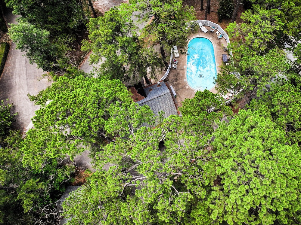 Tall Pines Inn - photo 180