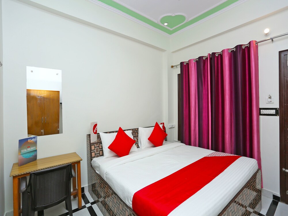 Oyo 17011 Hotel Kiran in Tehri, India