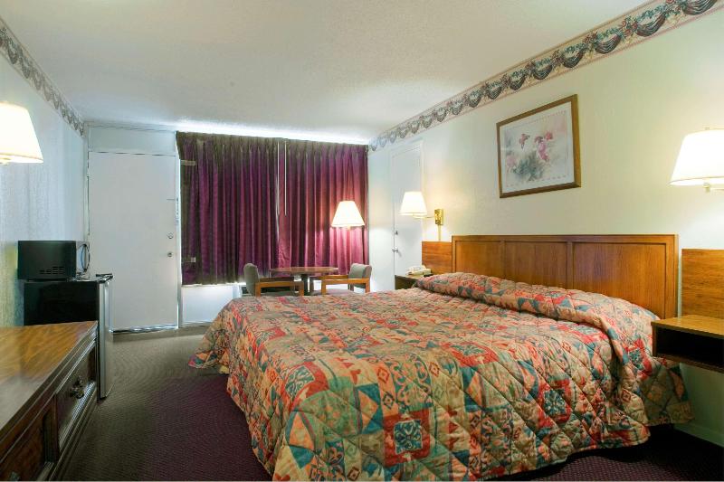 Americas Best Value Inn Loudon Lenoir City - photo 10