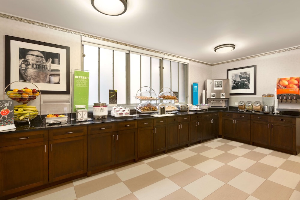Hampton Inn Chicago Downtown N Loop Michigan Ave - photo 26