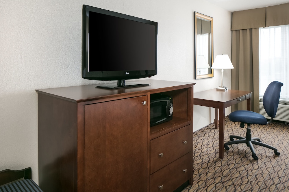Holiday Inn Express Hotel & Suites Clinton by IHG - photo 10