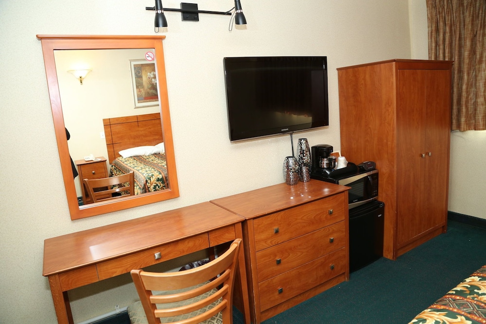Jfk Inn - photo 5