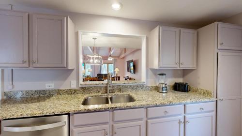 526 Queens Grant - photo 6
