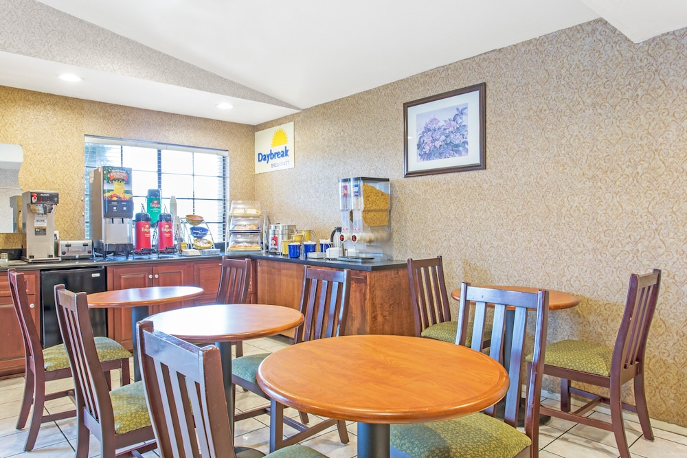 Days Inn by Wyndham Gallup - photo 14