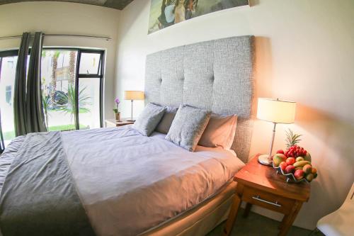 Sunset Mansion Cape Town Rooftop Pool Villa Walk to Beach Mountain Views