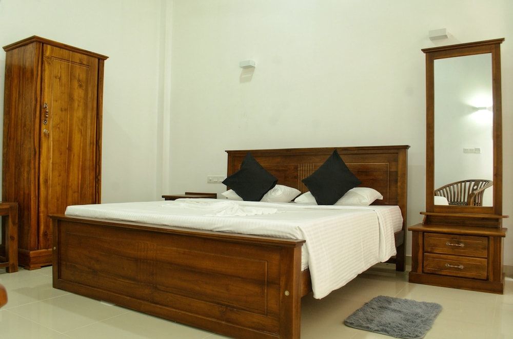 When in Weligama - last minute hotel in Weligama