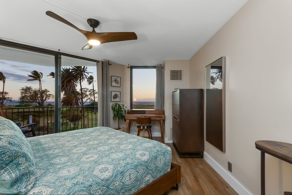 Modern & Elegant Oceanfront Vistas in Kihei, United States