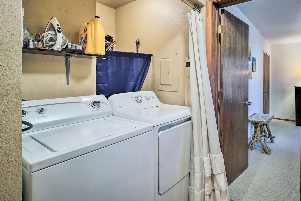 Rustic Condo with Deck Less Than 1 Mi to Angel Fire Resort in Angel Fire, United States