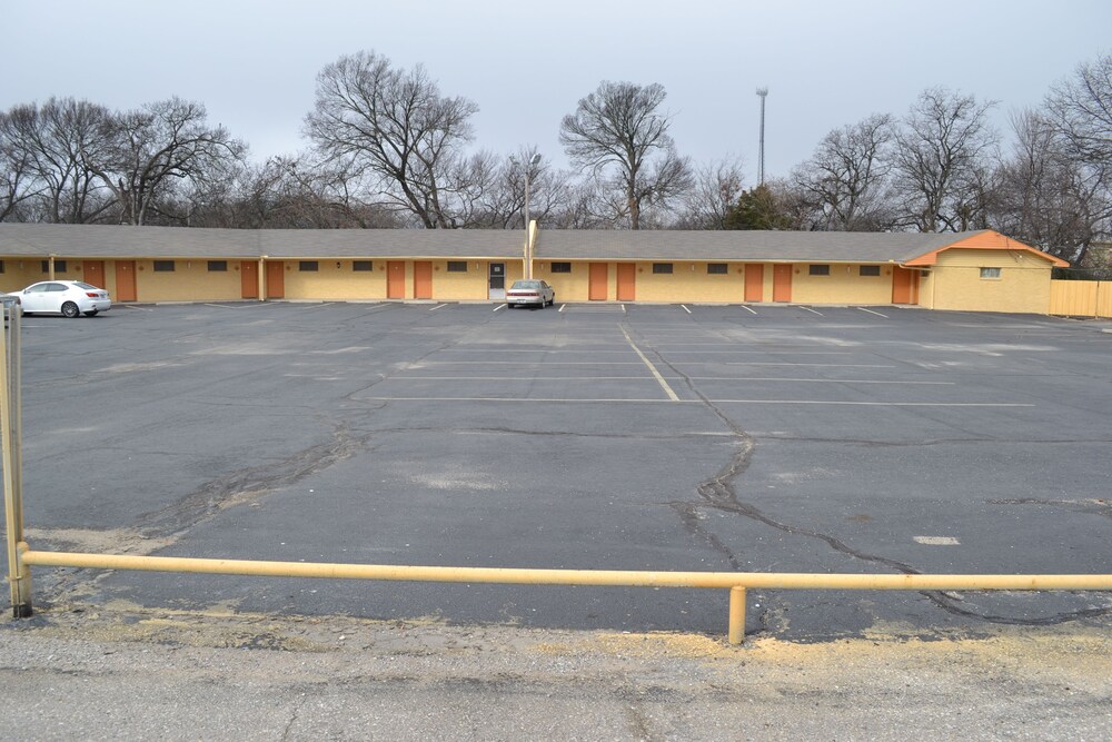 Lake Country Motel - photo 27