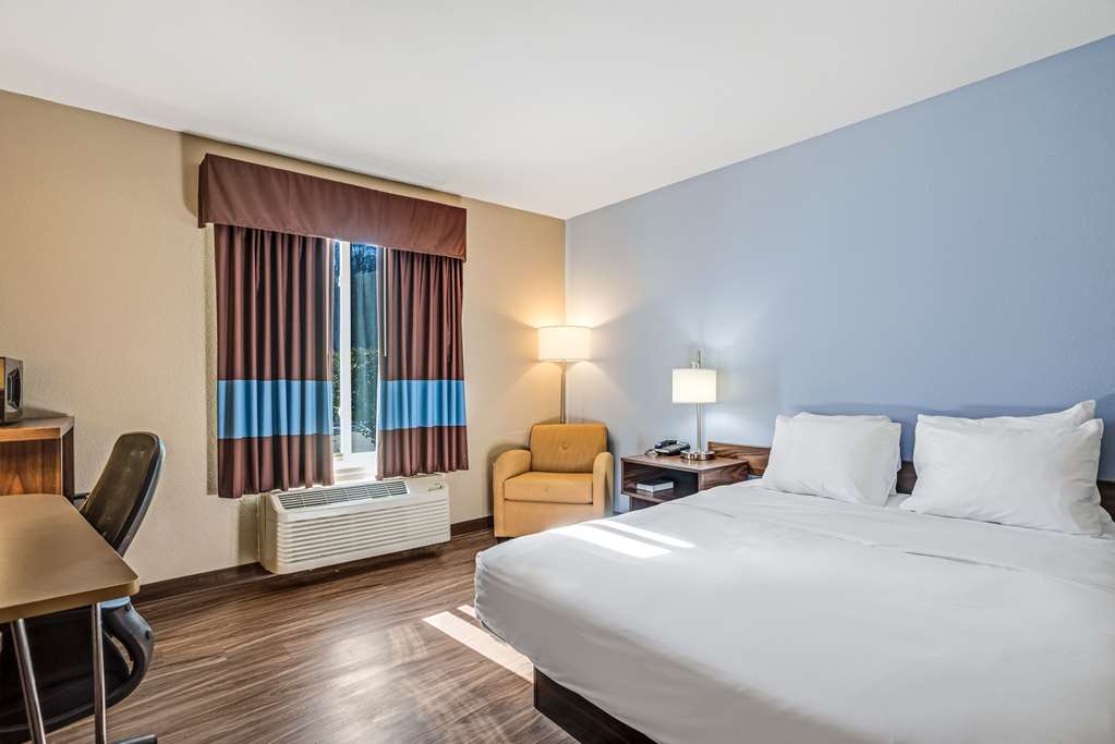 Quality Inn Calvert City Paducah East - photo 15