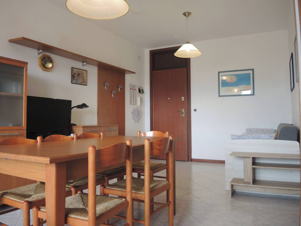 Comfy Apartment in Lido dei Pini Beahost — 4-Star Luxury Hotel in San Michele Al Tagliamento, Italy