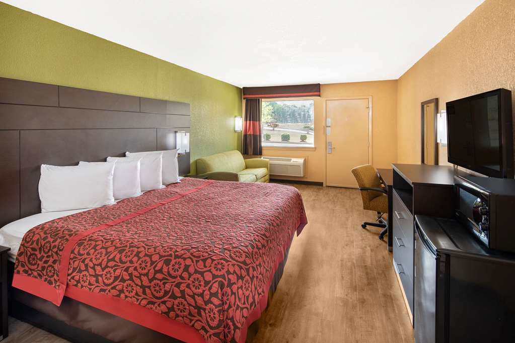 Days Inn by Wyndham Tupelo - photo 11