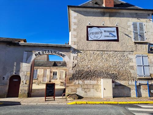 Au P'tit Gueul'ton - carbon neutral hotel in Les Aix-D'angillon