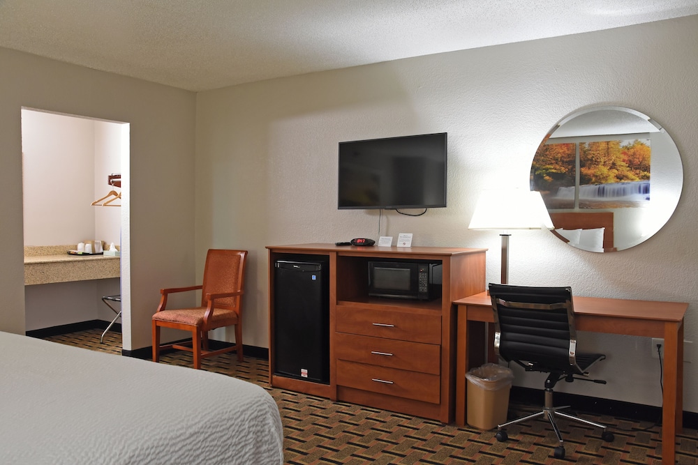Days Inn by Wyndham Lebanon - photo 5