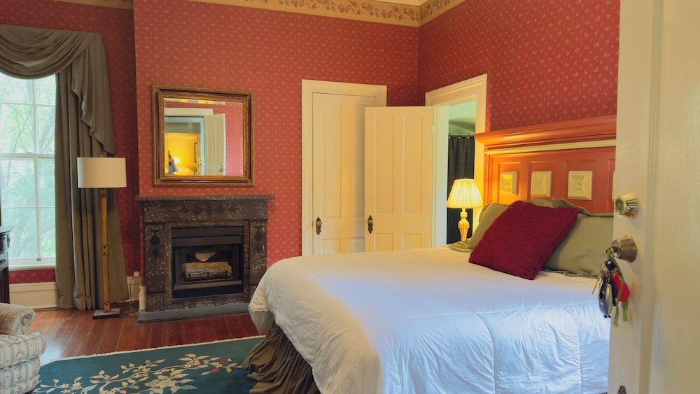 Rothschild Pound House Inn - photo 12