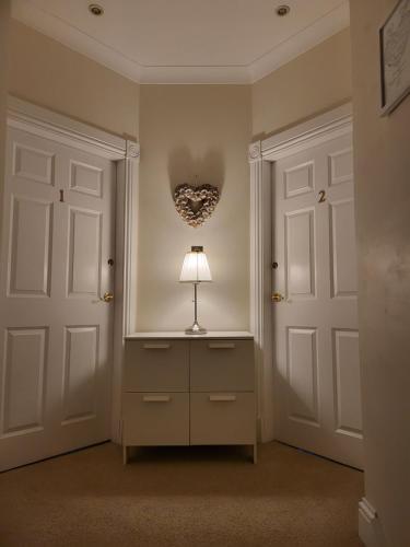 Langhouse Castle Bed and Breakfast — 4-Star Luxury Hotel in Inverkip, United Kingdom