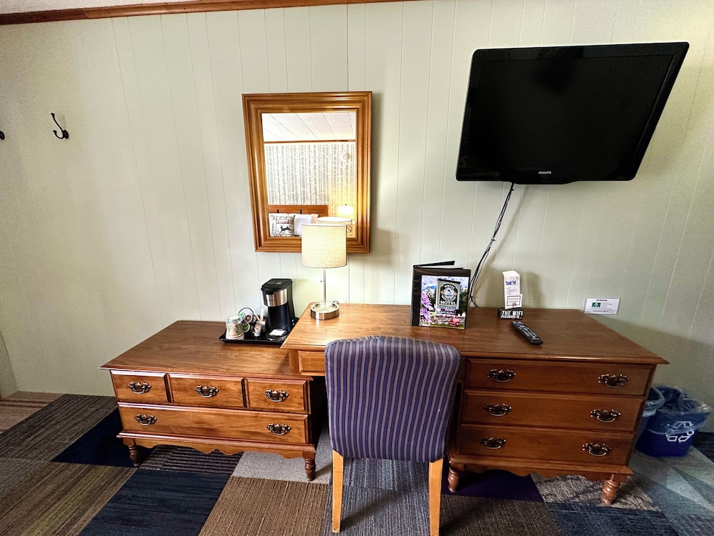 White Mountain Motel And Cottages - photo 19