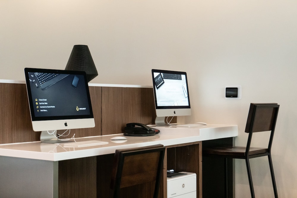 Holiday Inn Express & Suites Birmingham Homewood by IHG - photo 18
