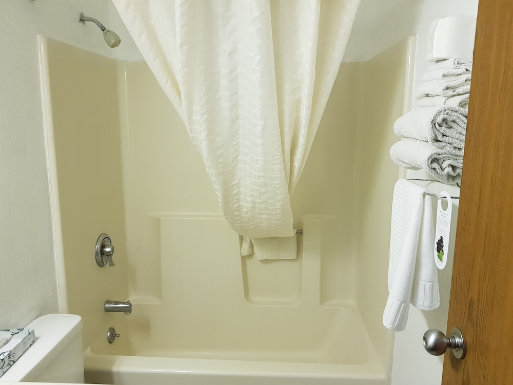 Le Mars Inn & Suites - photo 29