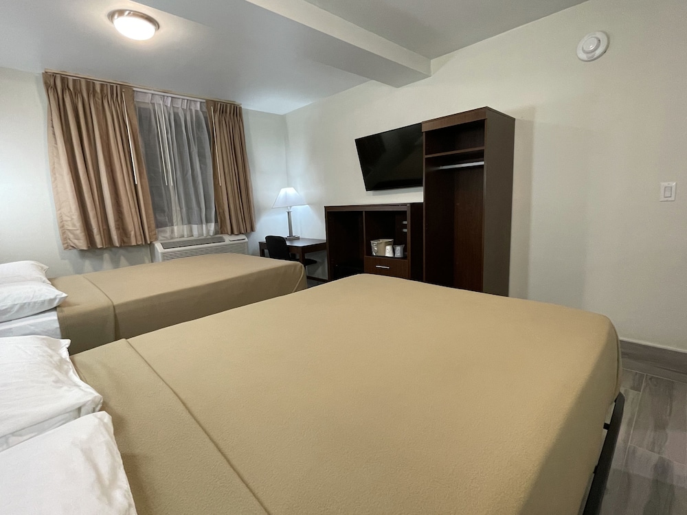 Hotel 369 Brooklyn - photo 3