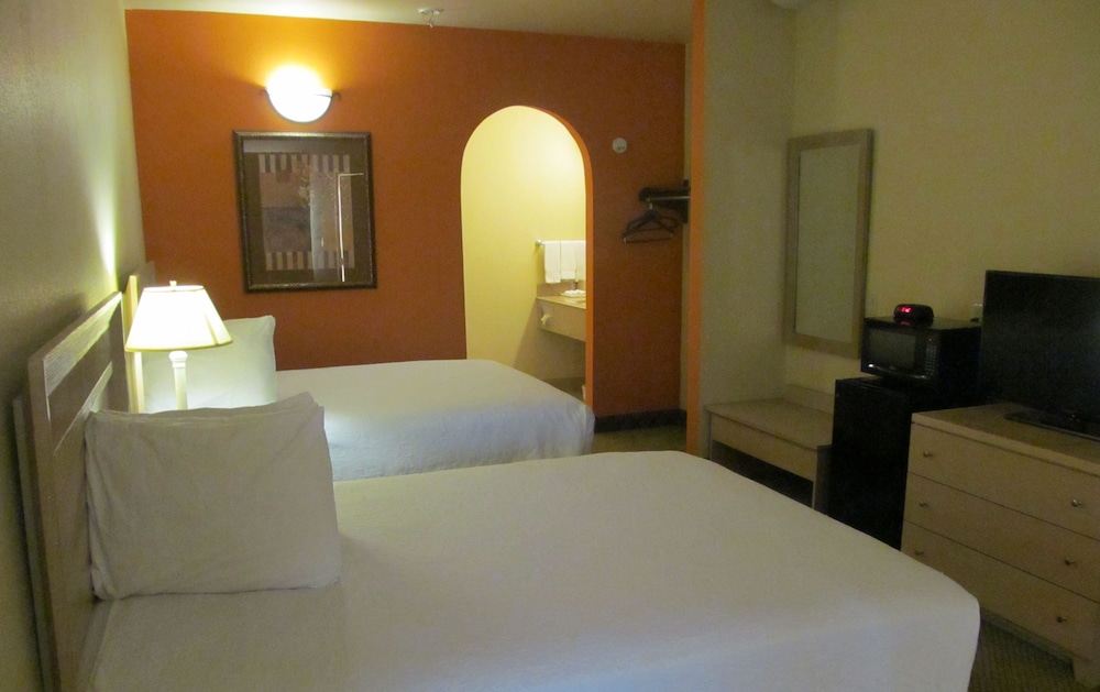 Sunbridge Inn & Suites - photo 6
