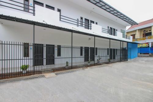 Airy Eco Syariah Serpong Kampung Lengkong Tangerang Selatan — hotel in Serpong