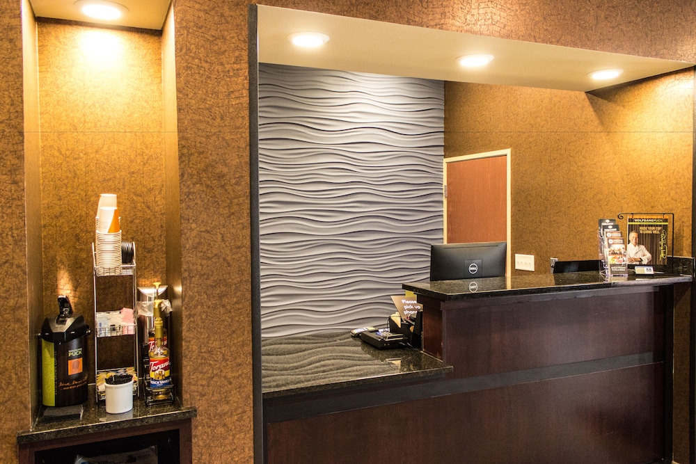 Cobblestone Hotel & Suites Stevens Point - photo 44