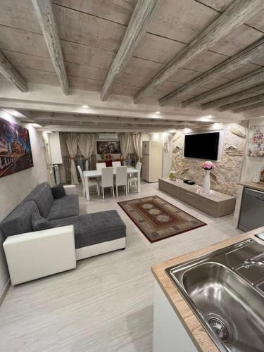 Roma Historic Center 800 Meters From the Trevi Fontain — 4-Star Luxury Hotel in Rome, Italy