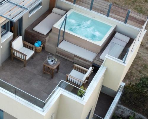 Blueonar - carbon neutral hotel in Unknown City