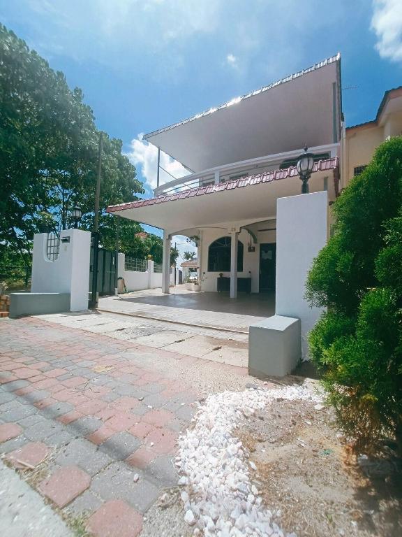Cozy Corner House #4 Bedroom #3 Bathroom — 5-Star Luxury Hotel in Ipoh, Malaysia