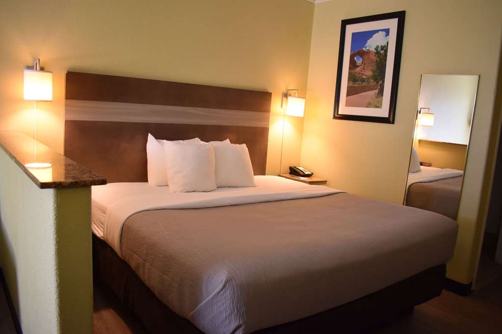 Quality Inn & Suites Gallup I 40 Exit 20 - photo 46