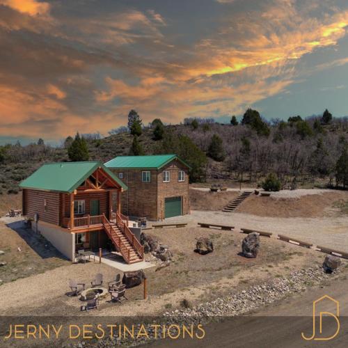 Woodland Cabins by Jerny Destinations — 4-Star Luxury Hotel in Alton, United States