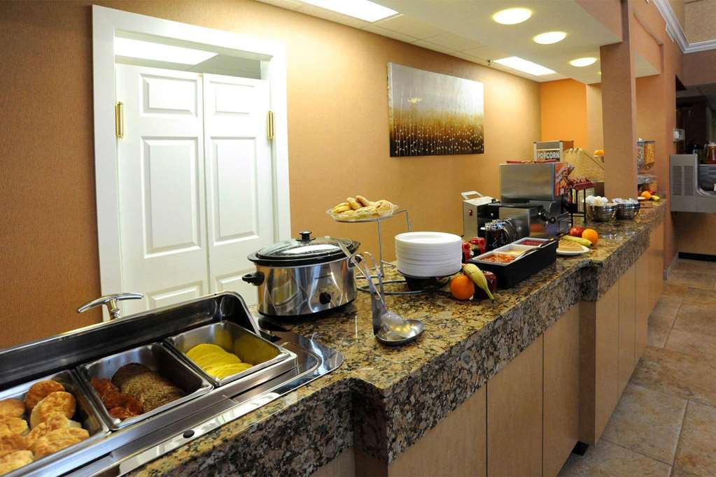 La Quinta Inn & Suites by Wyndham Springfield South - photo 43