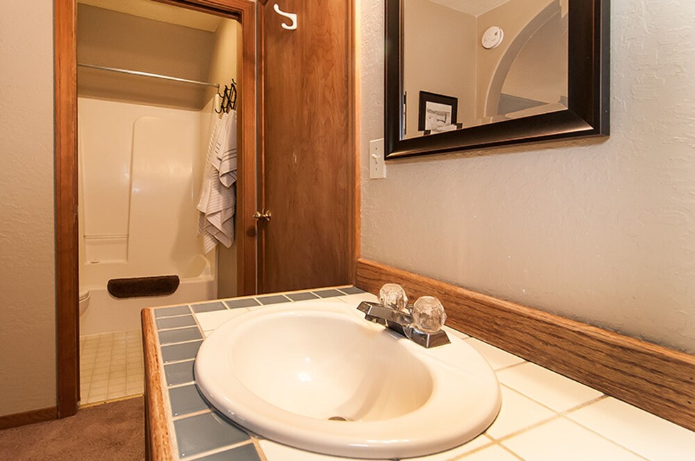 Oslo's Hideaway by Tahoe Mountain Properties - photo 10